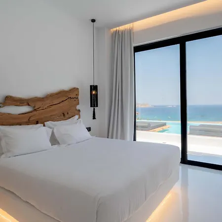 Mega Mansion Mykonos 1